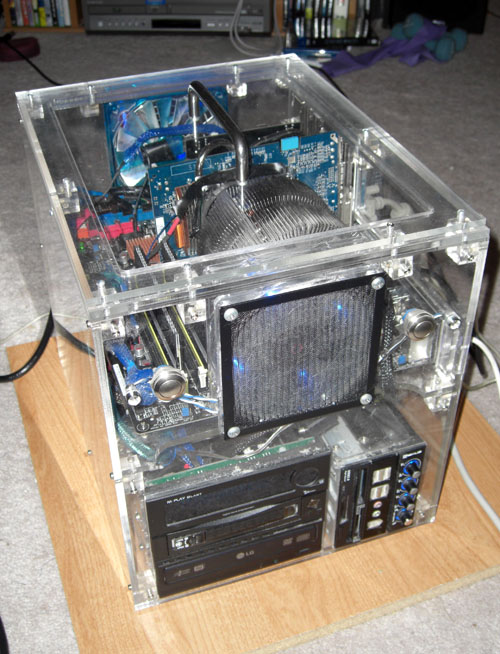 cube-case_E8400-pc.jpg