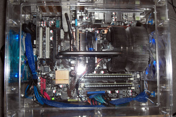 cube-case_E8400-pc_top-1.jpg