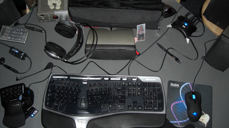 desk-peripherals_4-08.jpg