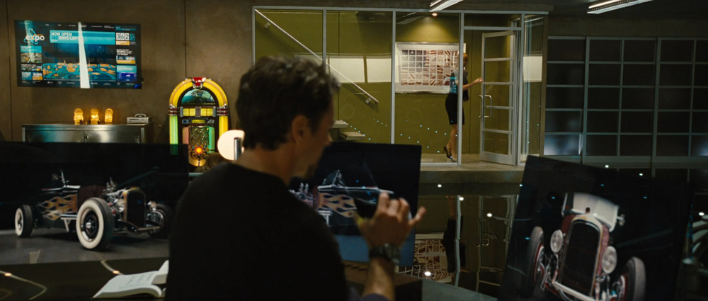 iron-man_tony-stark-desk_2sm.jpg